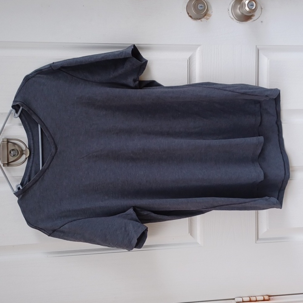 LULULEMON V-neck SS T-Shirt Sz M